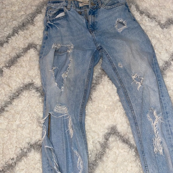 PIMKIE - Super Distressed Mom Jeans, Size 2 US - Picture 2 of 4